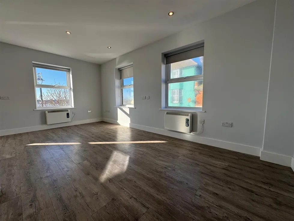 Flat East Street in Adur