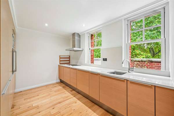 Flat Rochester Row in City of Westminster