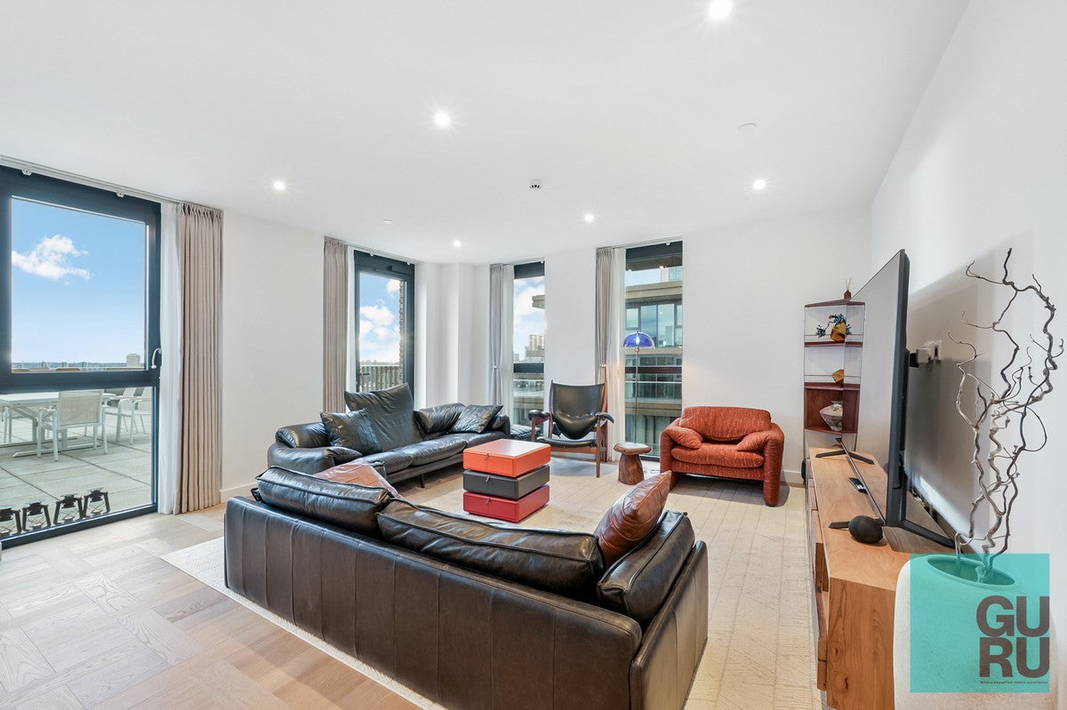 Flat Merino Gardens in Greater London