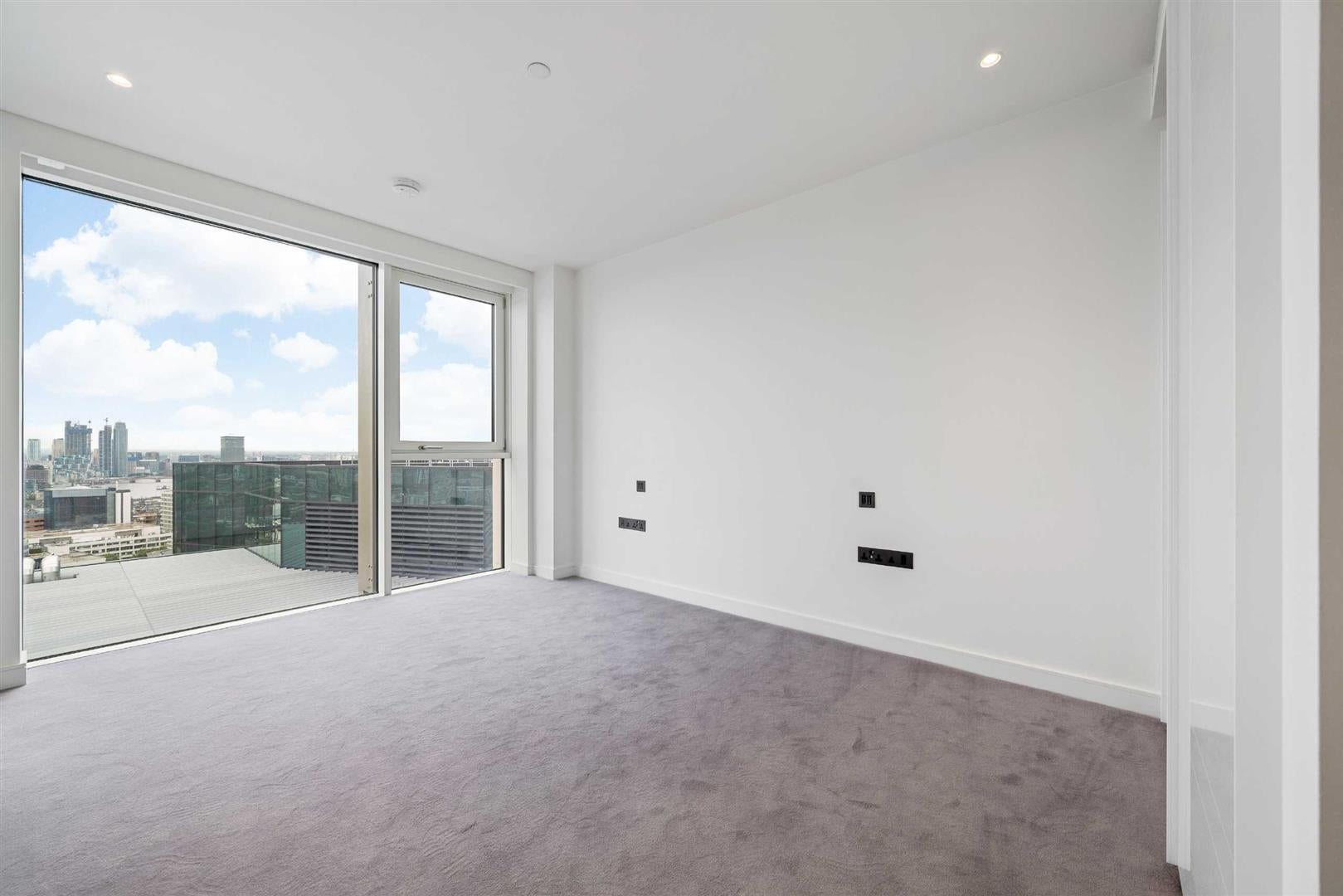 Flat York Road in Greater London