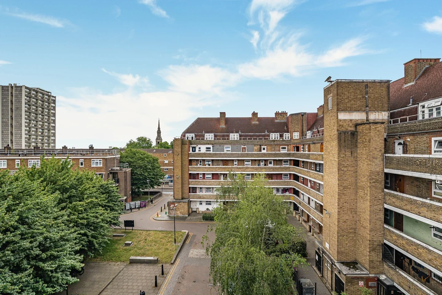 Flat Sutton Street in Greater London