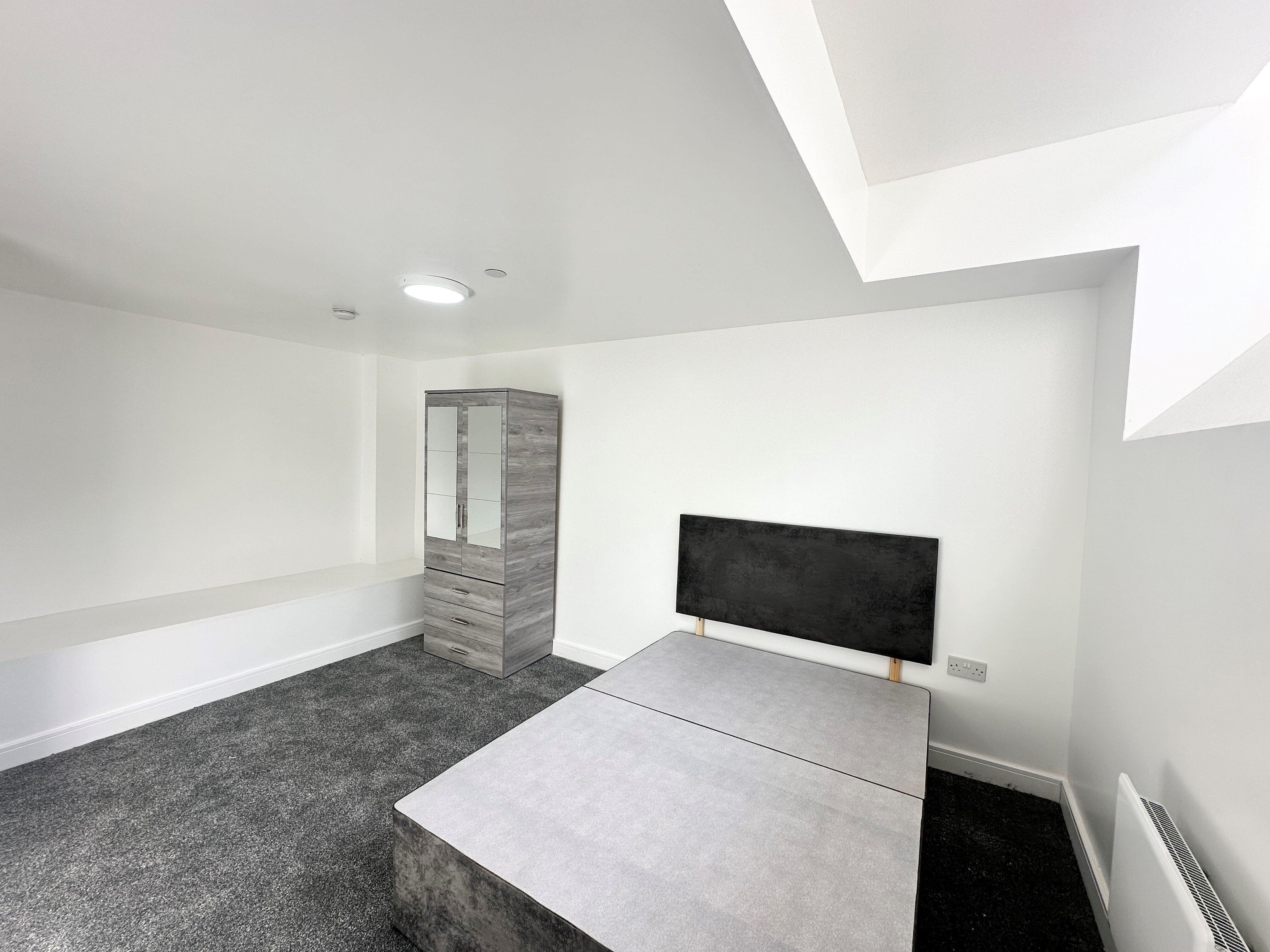 Flat Isabella Street in Nottingham