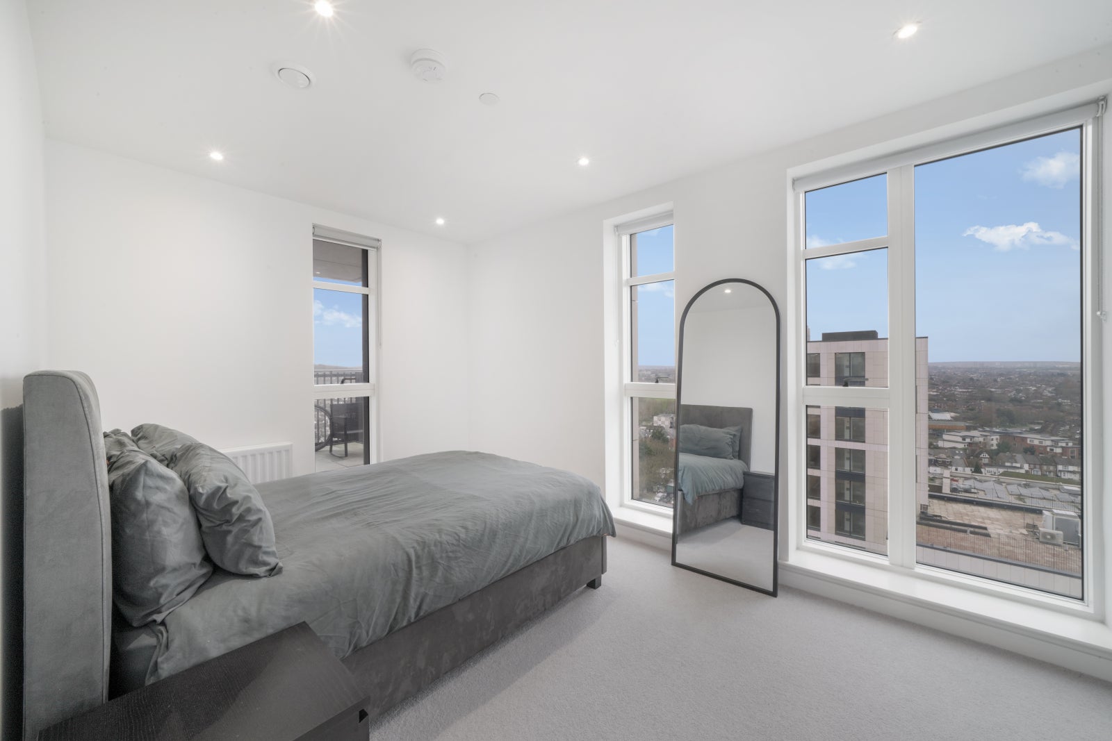 Flat Masons Avenue in Greater London