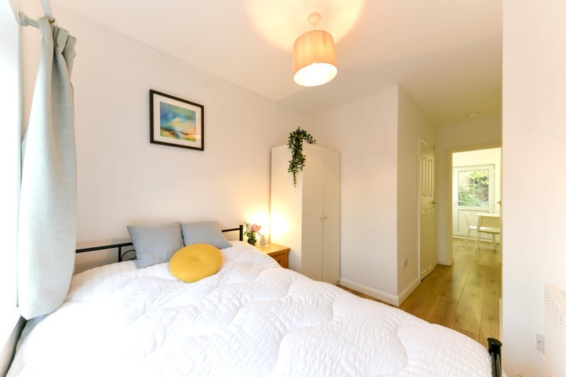 Flat Downsway in Greater London