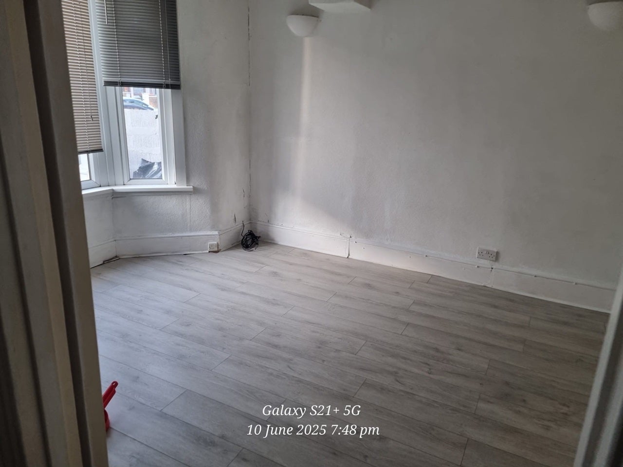 Room Heigham Road in Greater London