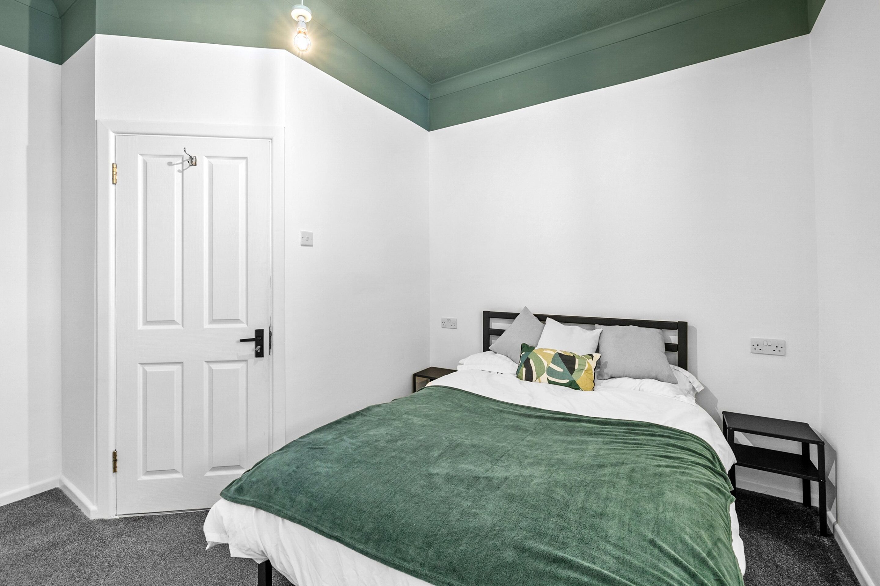 Room Sydney Street in Plymouth