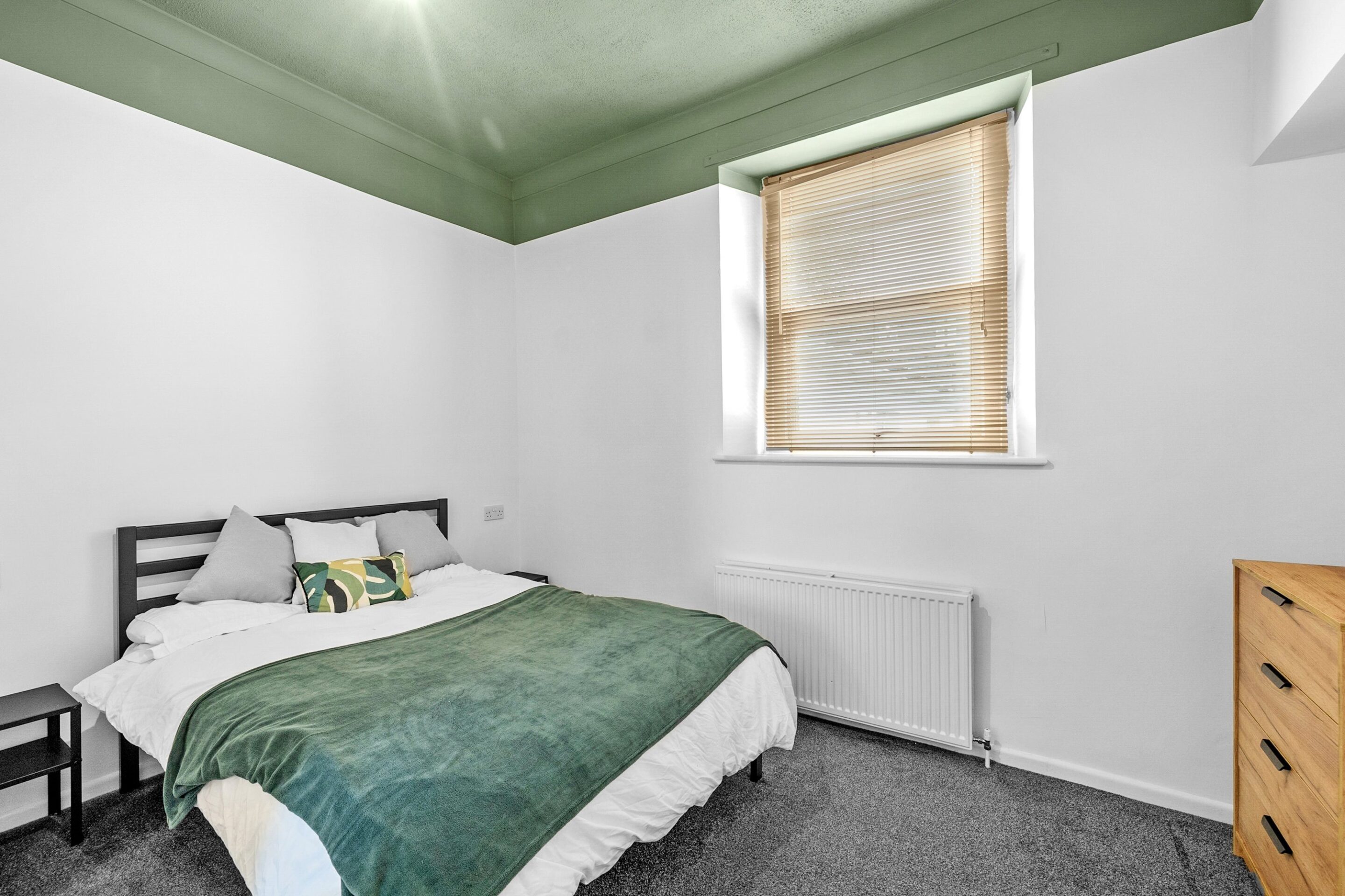 Room Sydney Street in Plymouth