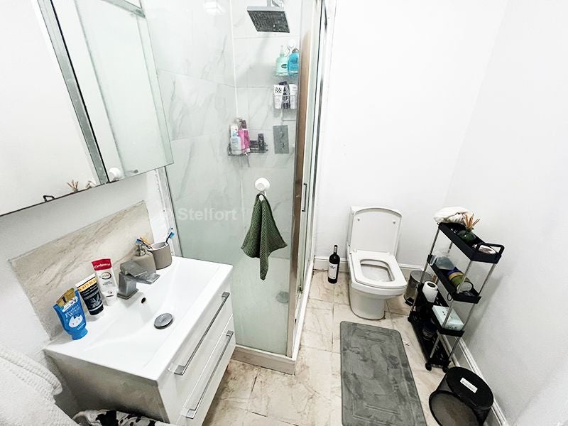 Flat Beresford Road in Greater London