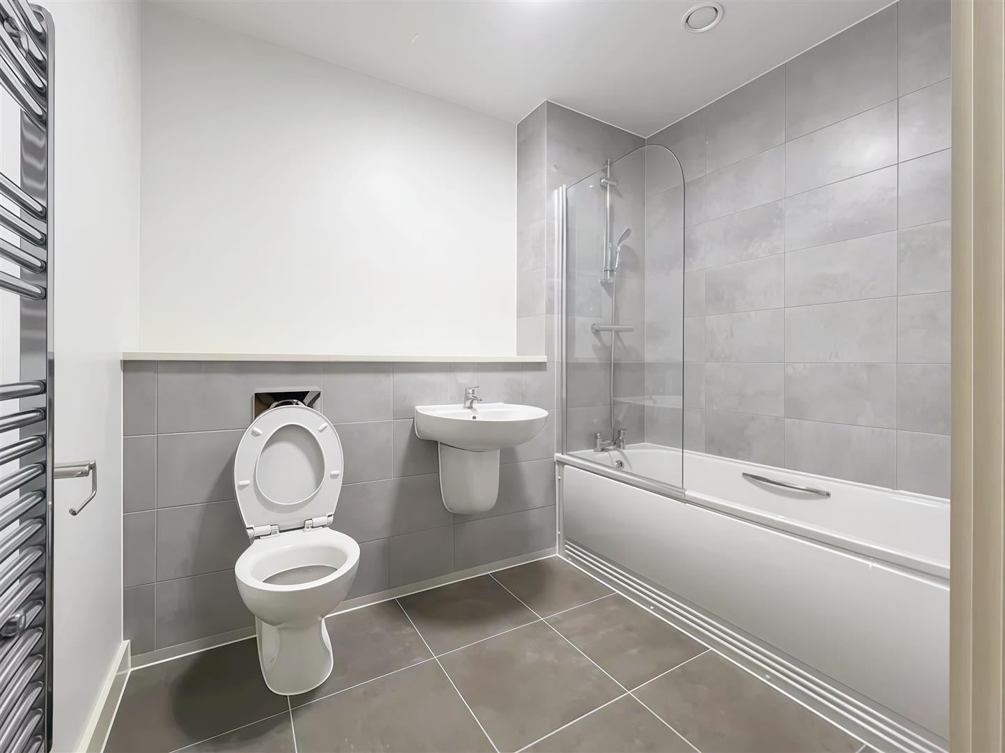 Flat Ordsall Lane in Salford