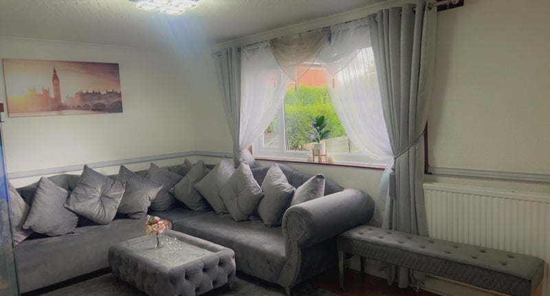 Room Broadlea Road in Manchester