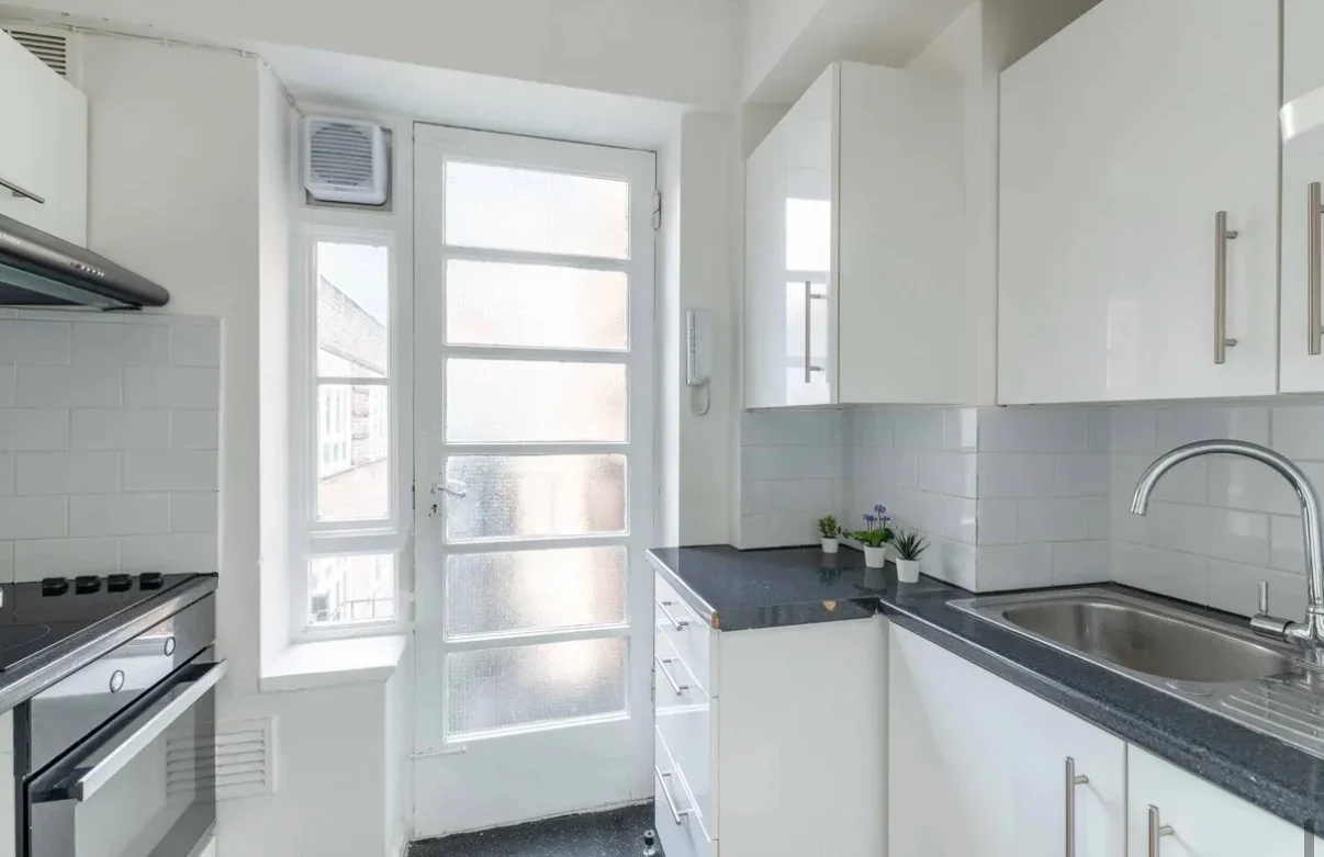 Flat Portsea Place in City of Westminster