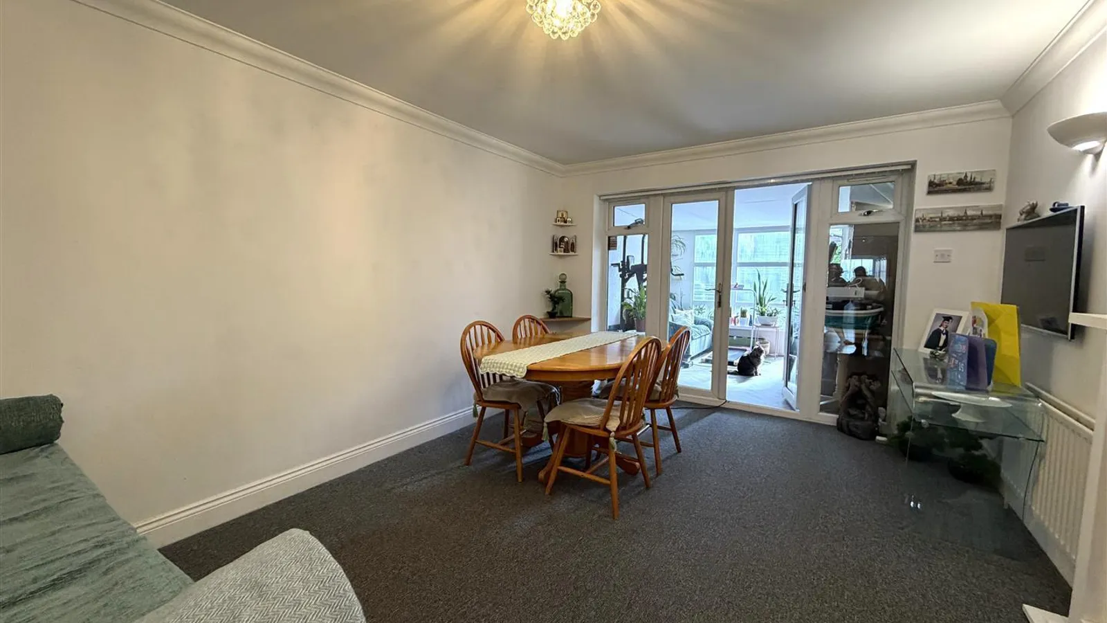 House Parkfield Avenue in Greater London
