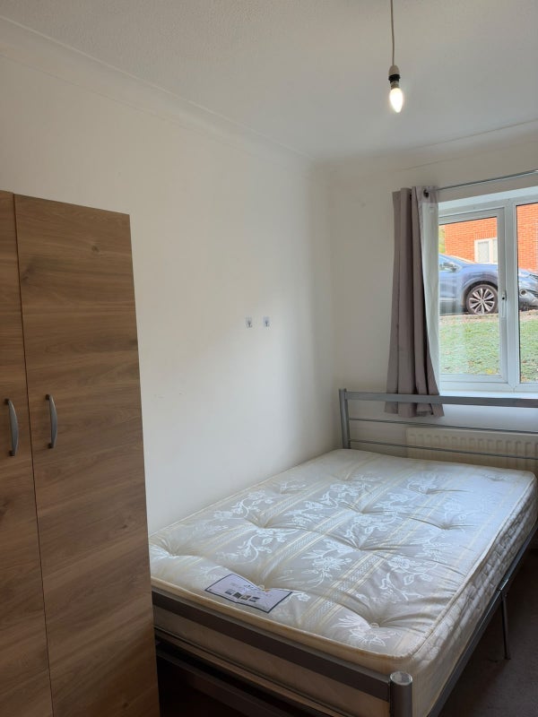 Room Reedham Drive in Greater London