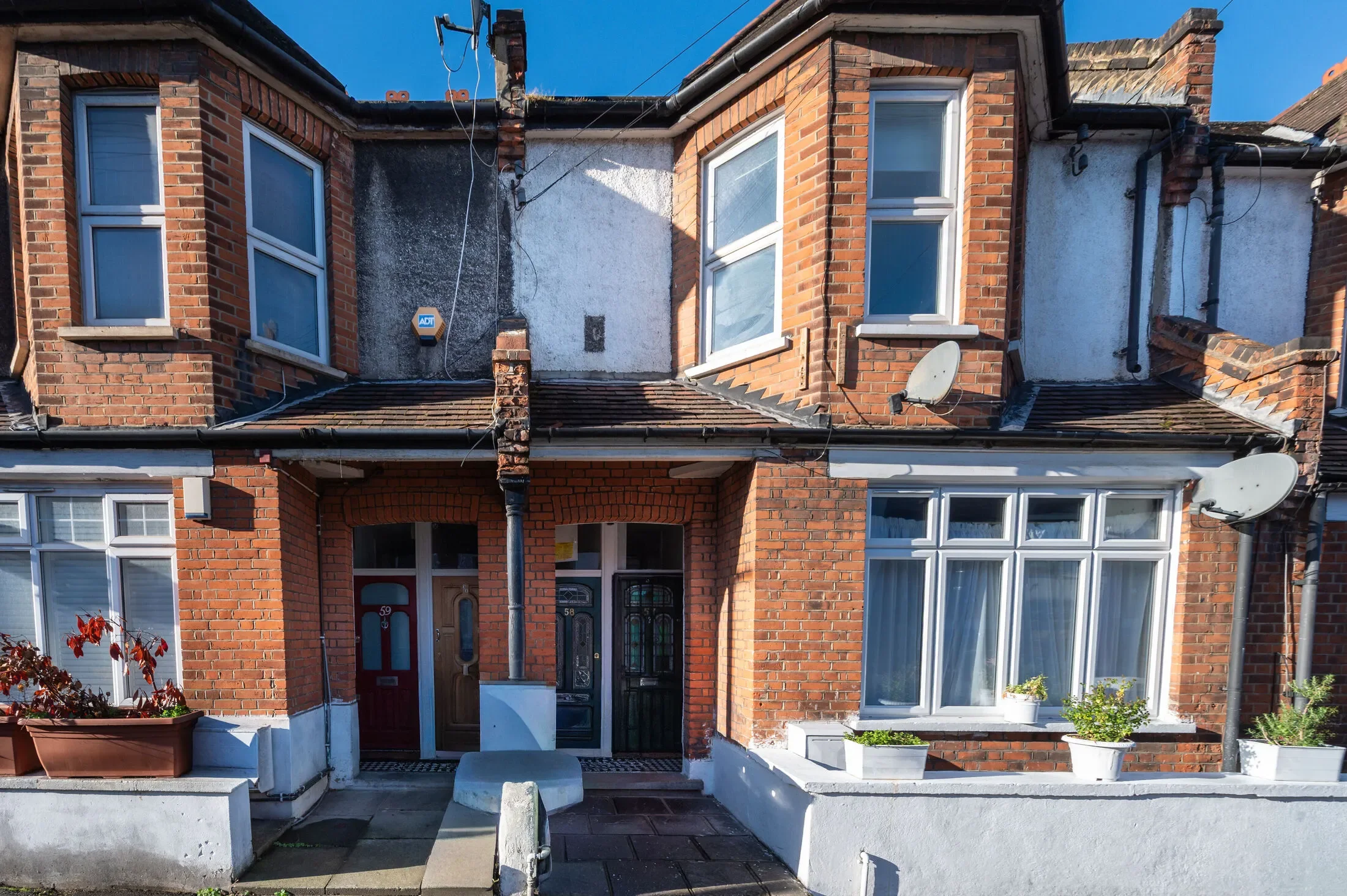Flat Venetian Road in Greater London