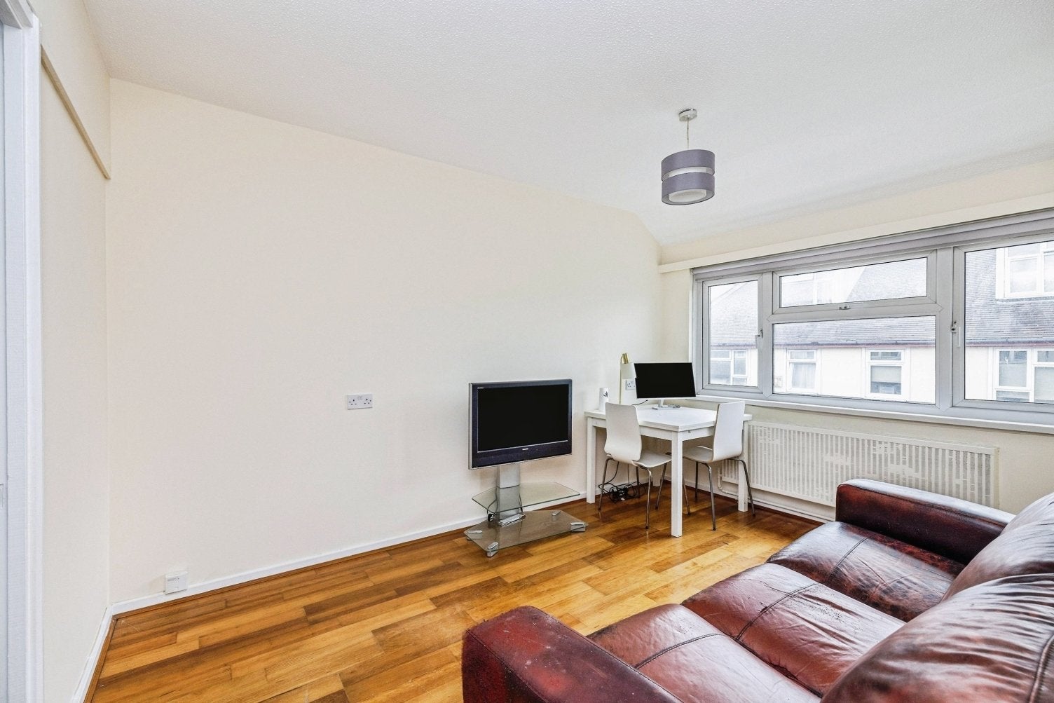 Flat Southwark Park Road in Greater London