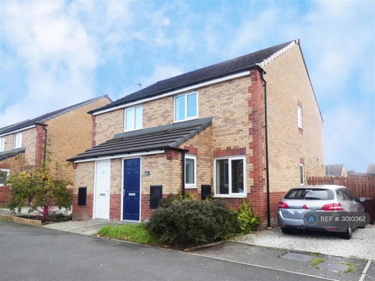 House Highfield Road in Huyton