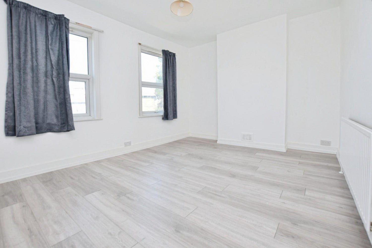House Tunmarsh Lane in Greater London