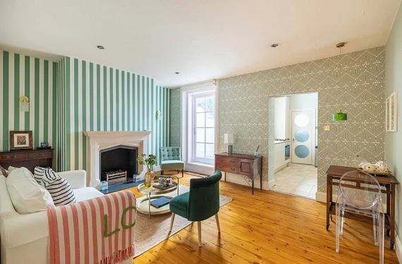 Flat Ongar Road in Greater London