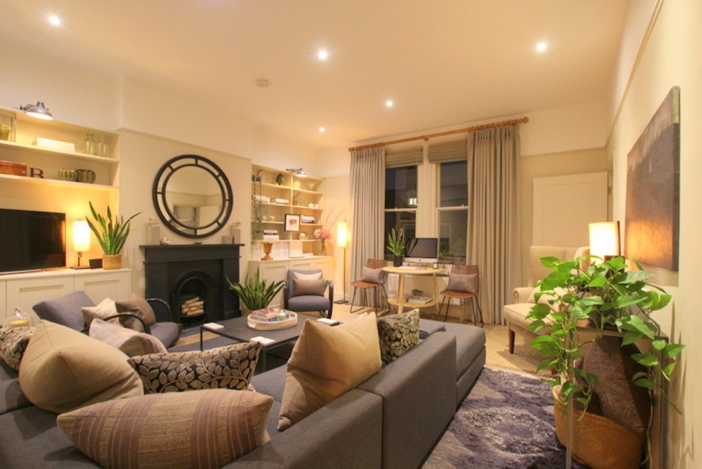 Flat Beverley Road in Greater London