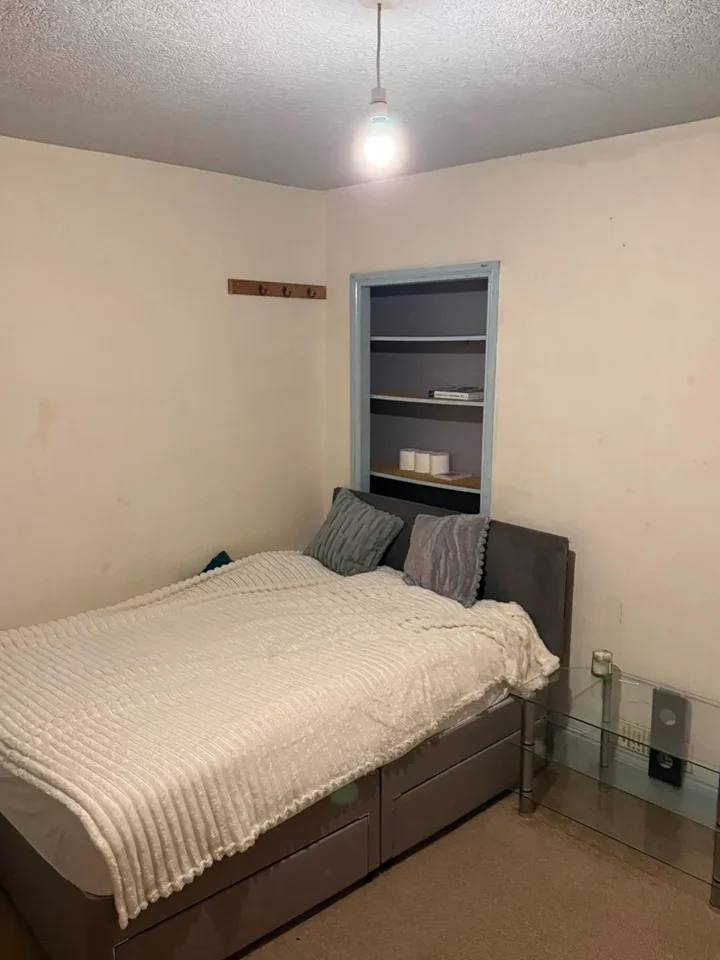 Room Bastion Road in Greater London