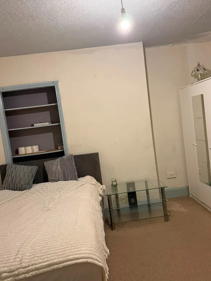 Room Bastion Road in Greater London