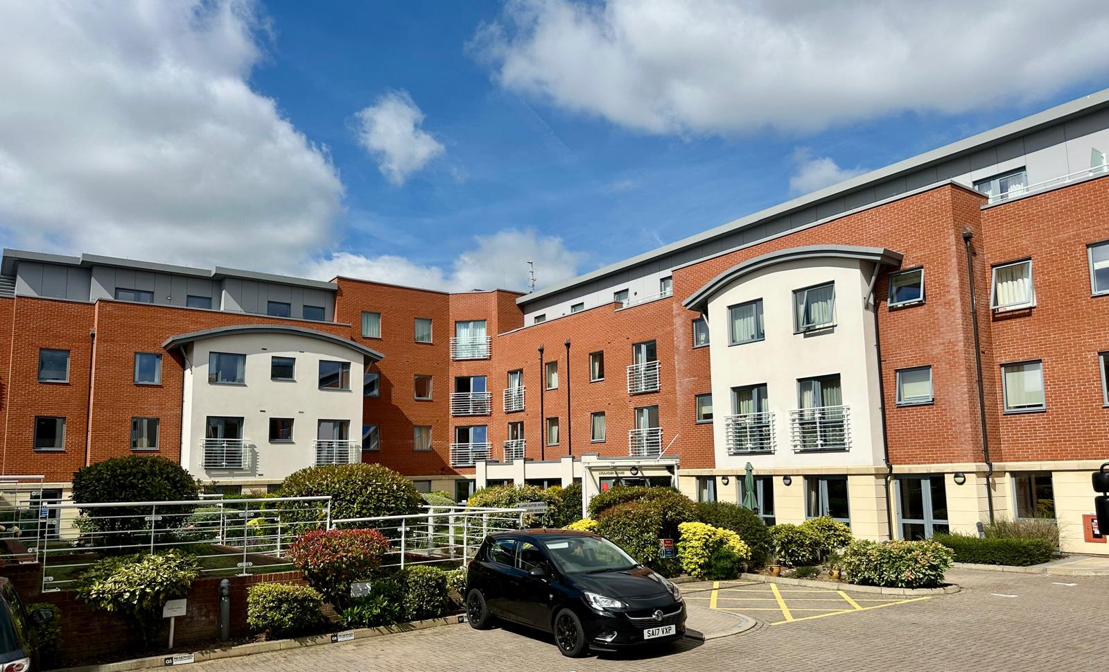 Flat High Road Ickenham in Greater London