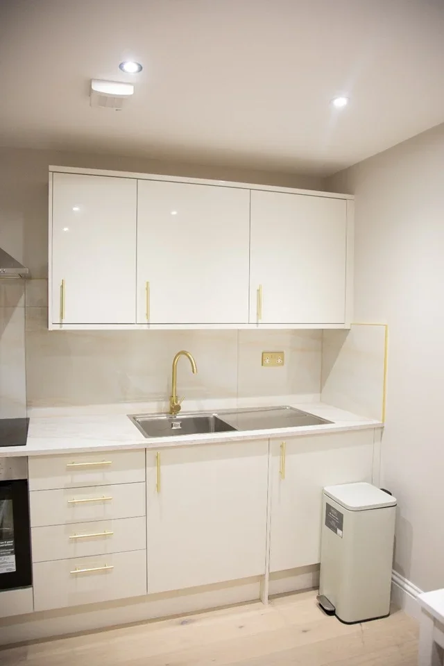 Room Sandell's Avenue in Borough of Spelthorne