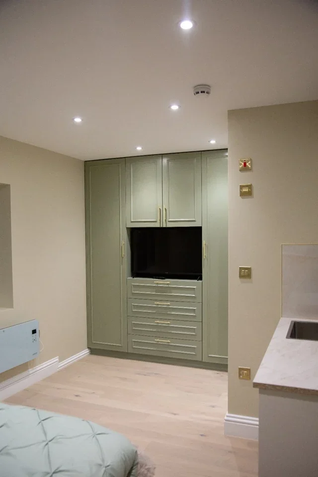 Room Sandell's Avenue in Borough of Spelthorne