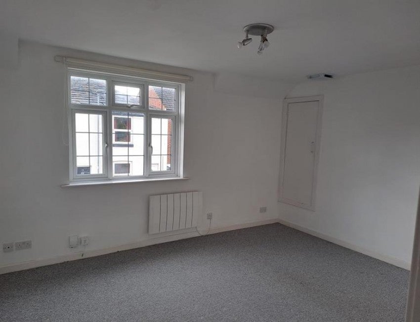 Flat Preston Street West in Macclesfield