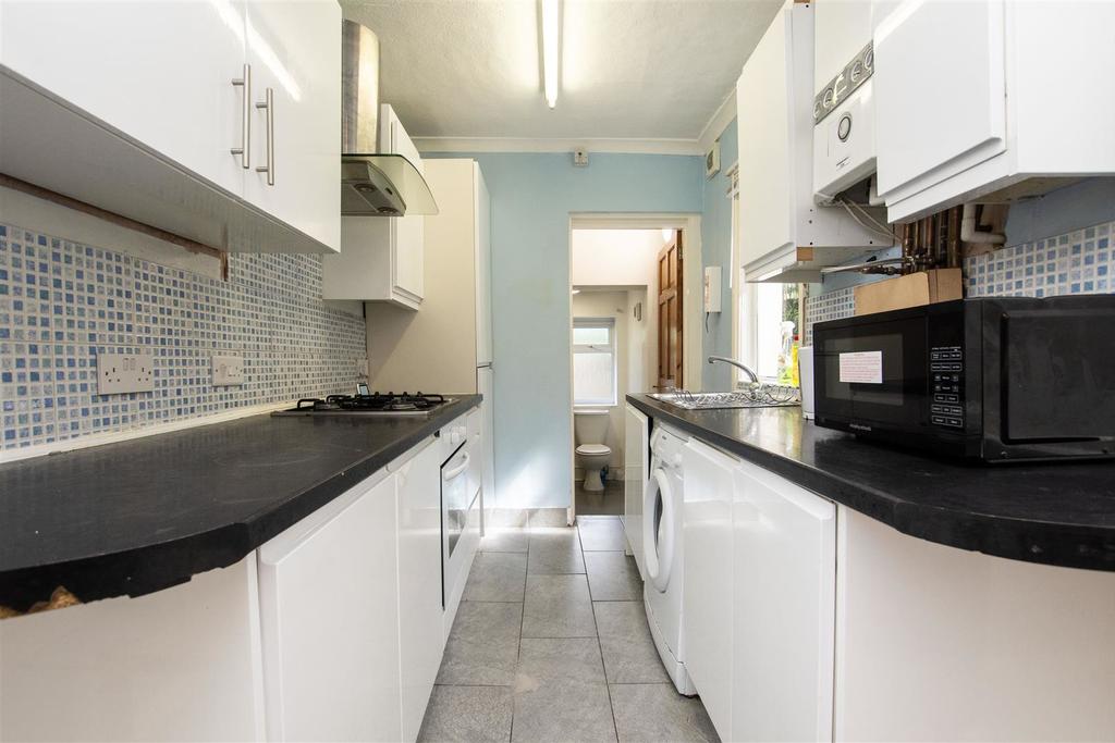 Flat Harborne Park Road in Birmingham