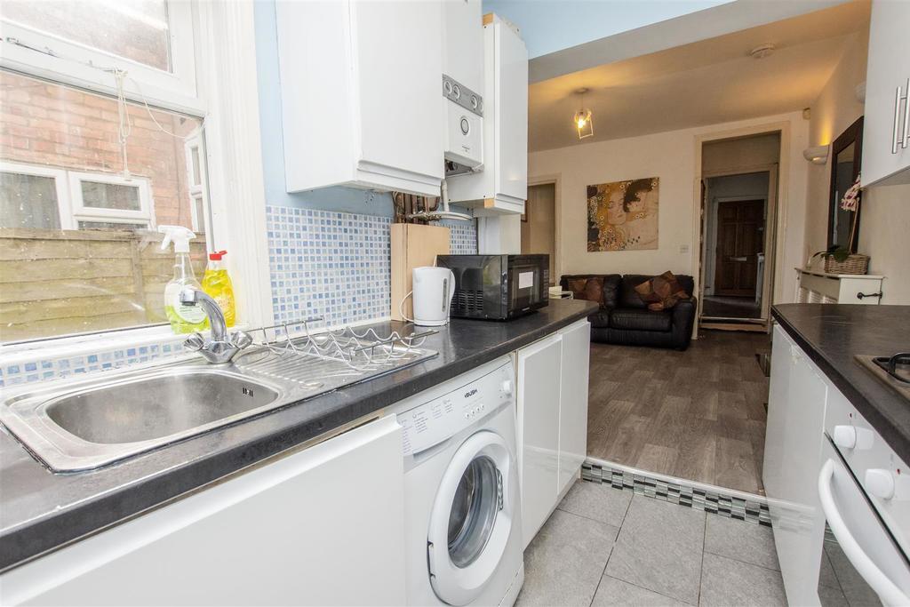 Flat Harborne Park Road in Birmingham