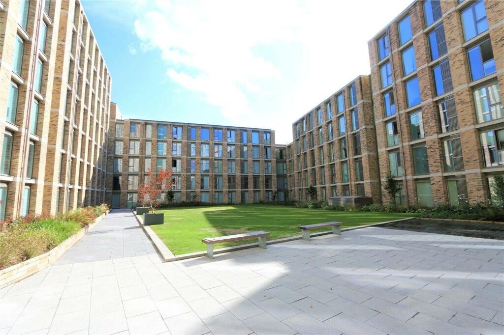 Flat Boundary Lane in Manchester