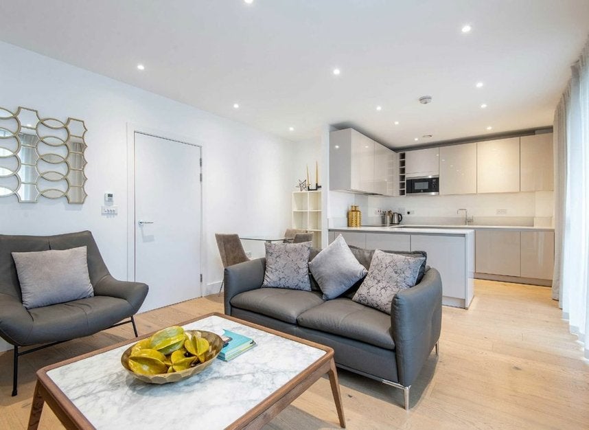 Flat Rochester Place in Greater London