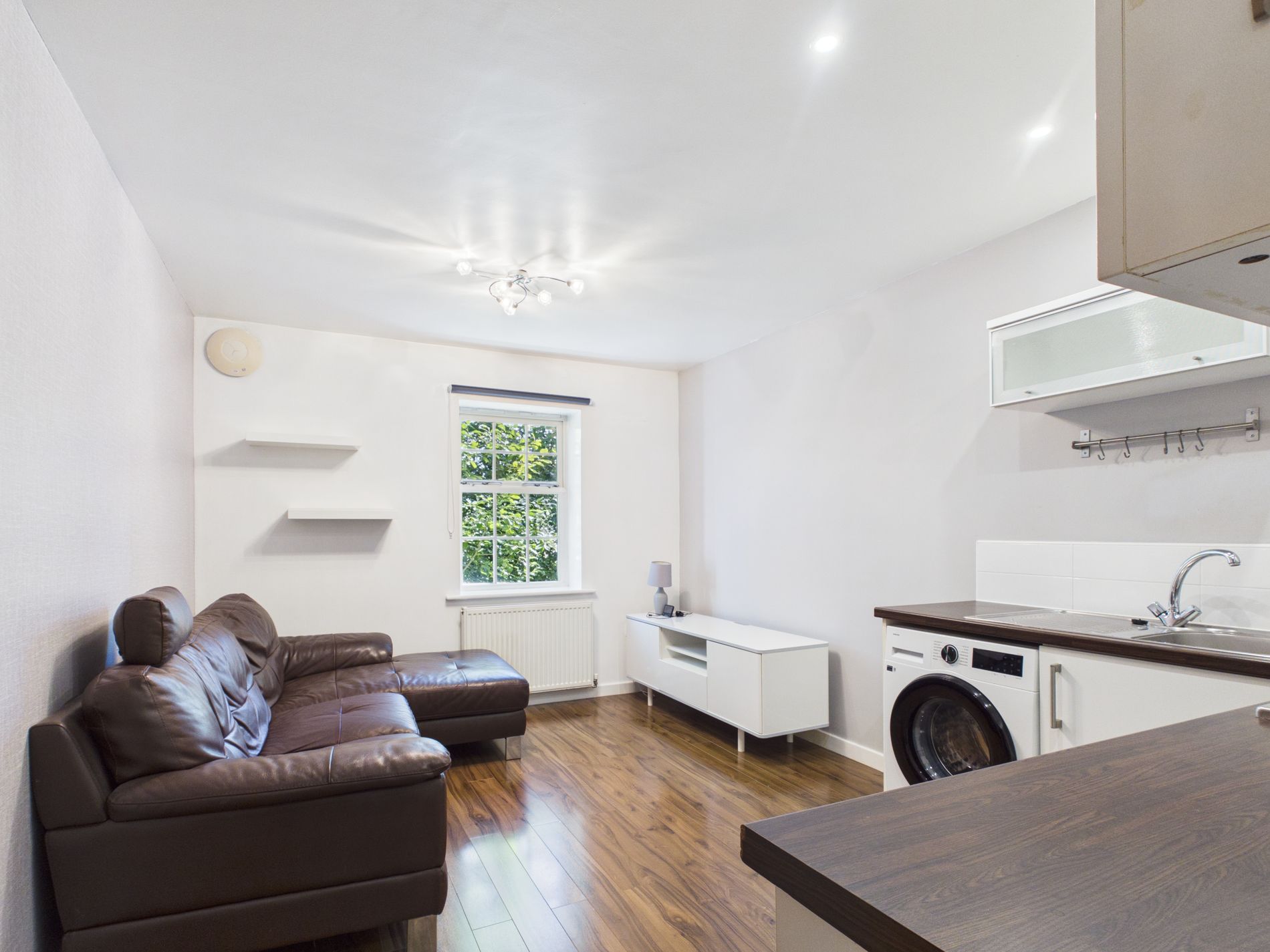 Flat Bath Lane in Mansfield Woodhouse
