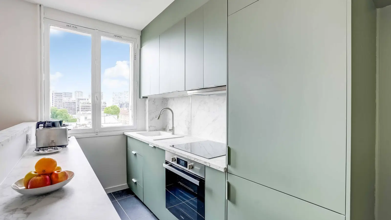 Flat Place Étienne Pernet in Paris