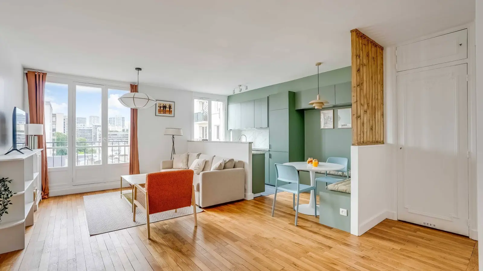 Flat Place Étienne Pernet in Paris