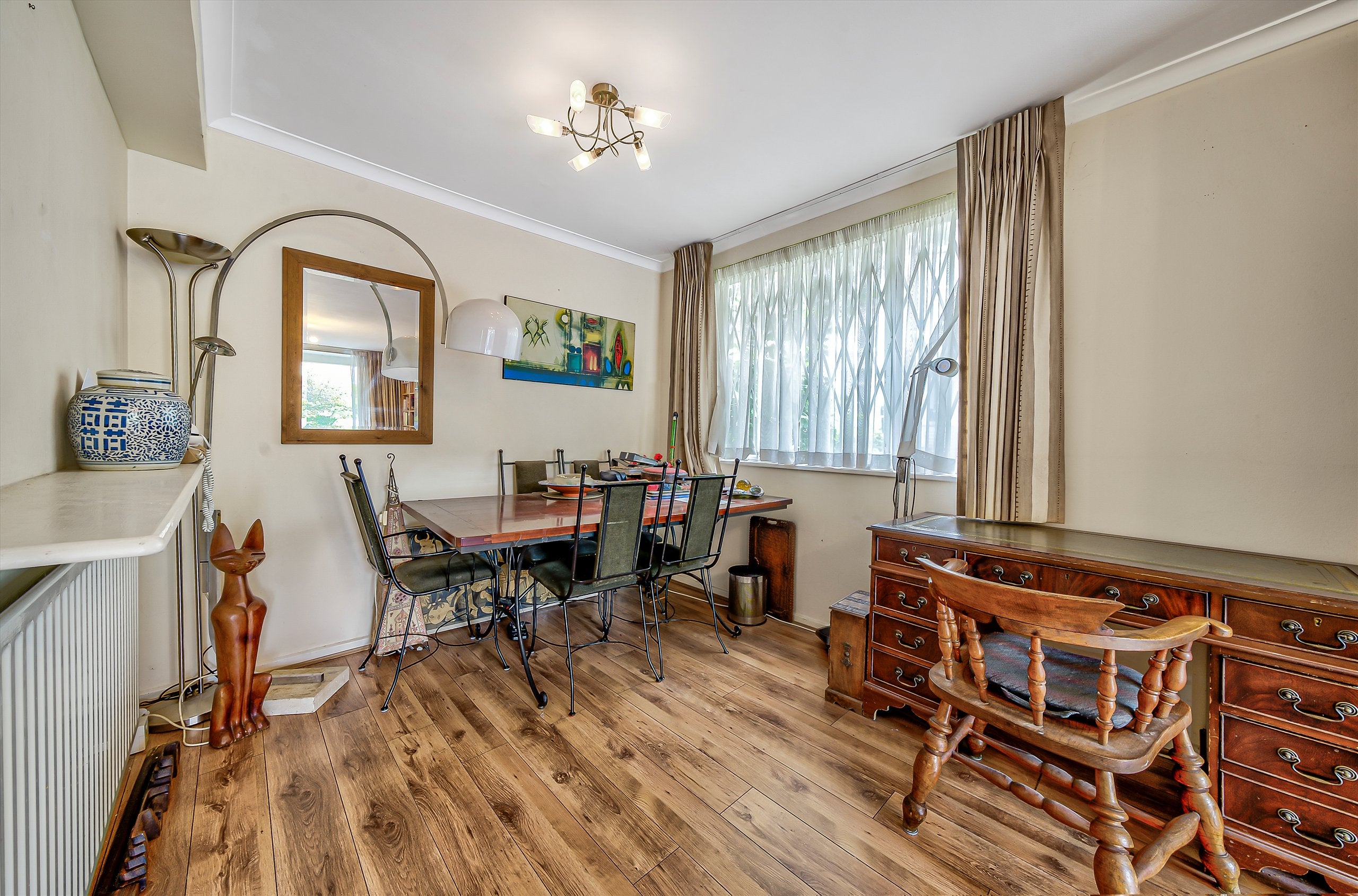 Flat Eton Avenue in Greater London
