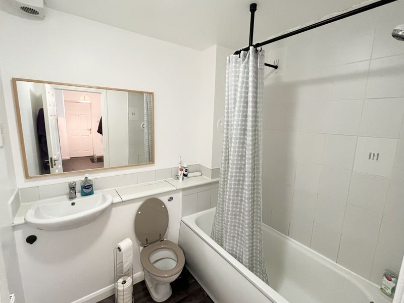 Room Burnvale Place in Livingston