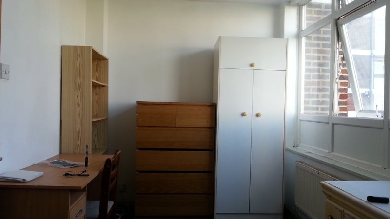 Room Manchester Road in Greater London