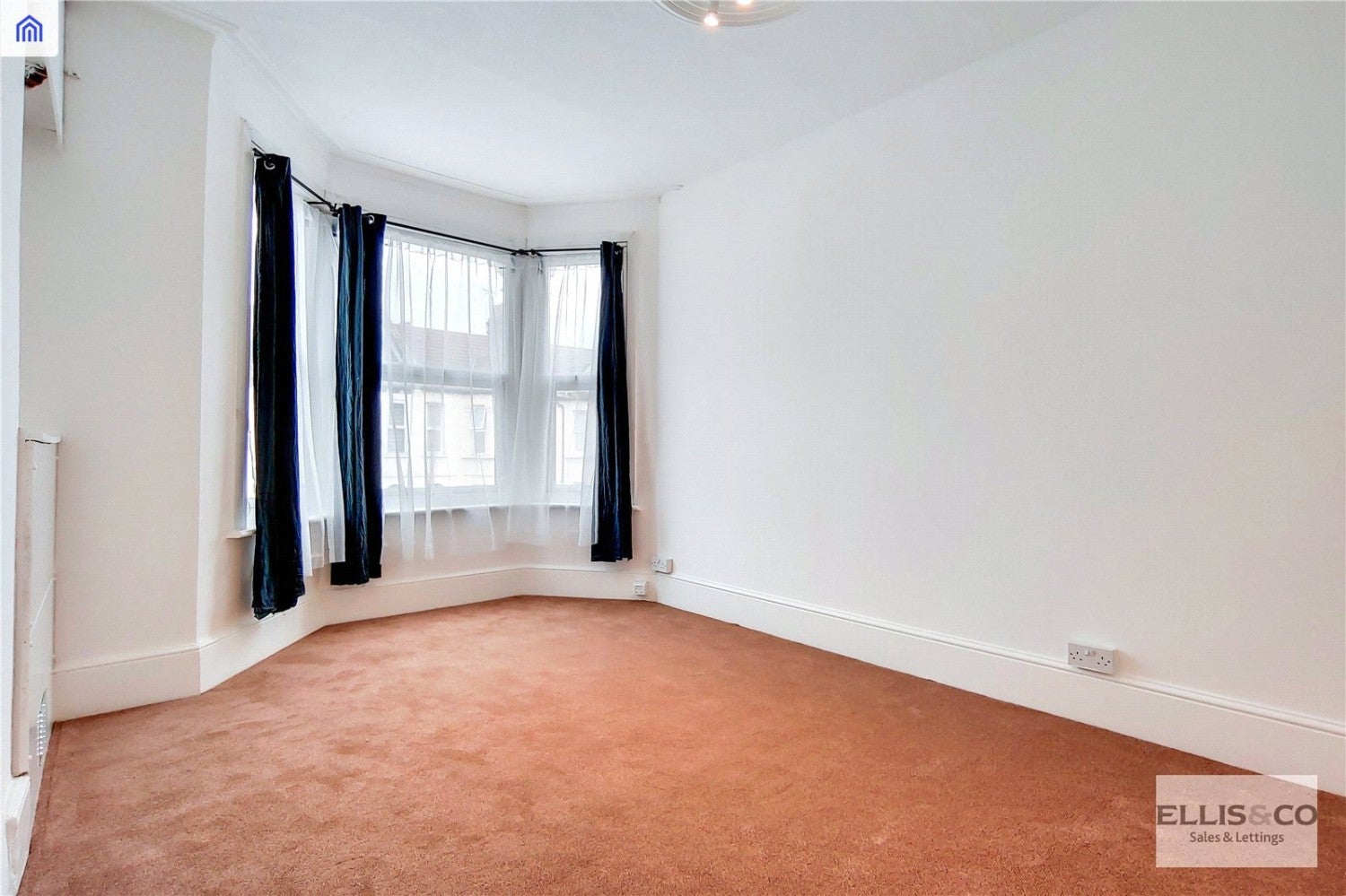 Flat Roundwood Road in Greater London