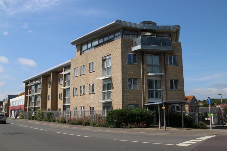 Flat Station Approach in Seaford