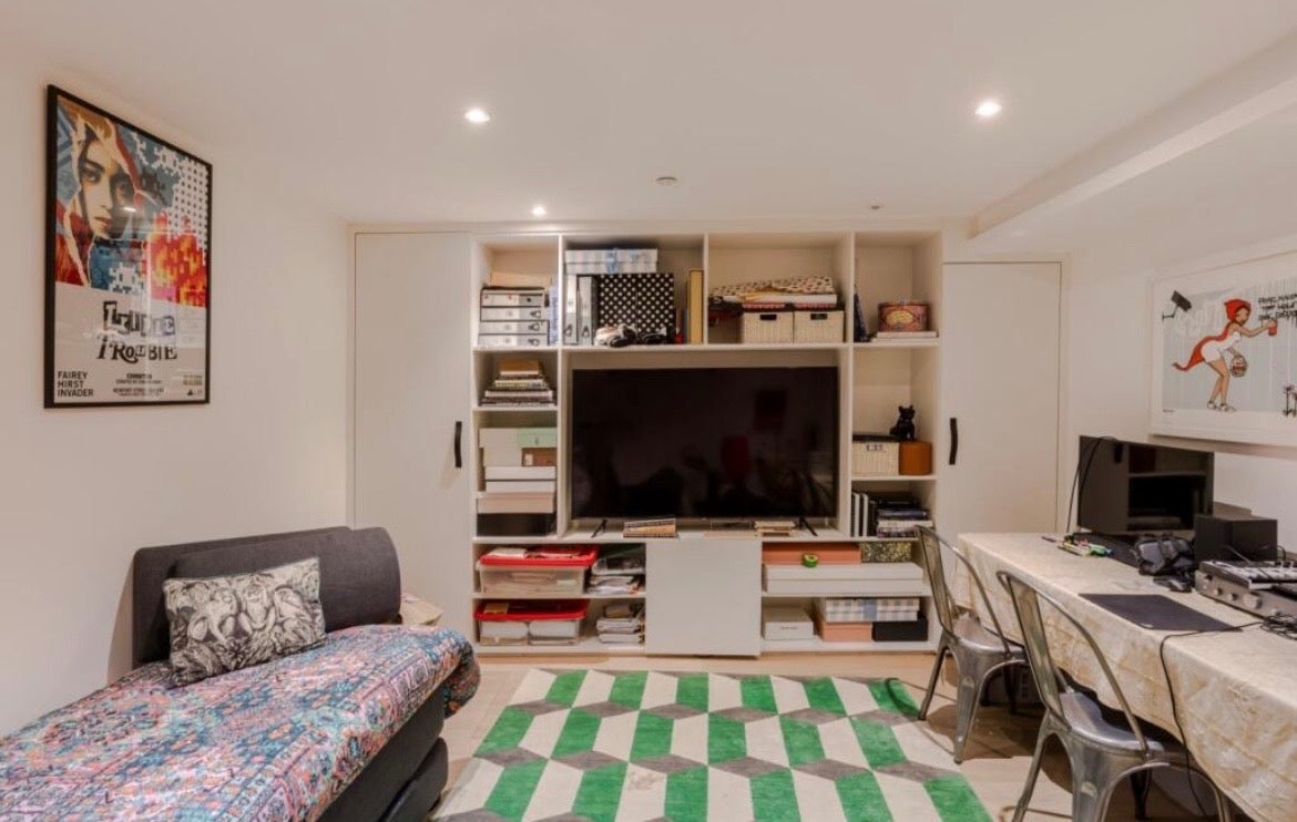 Room Sirdar Road in Greater London