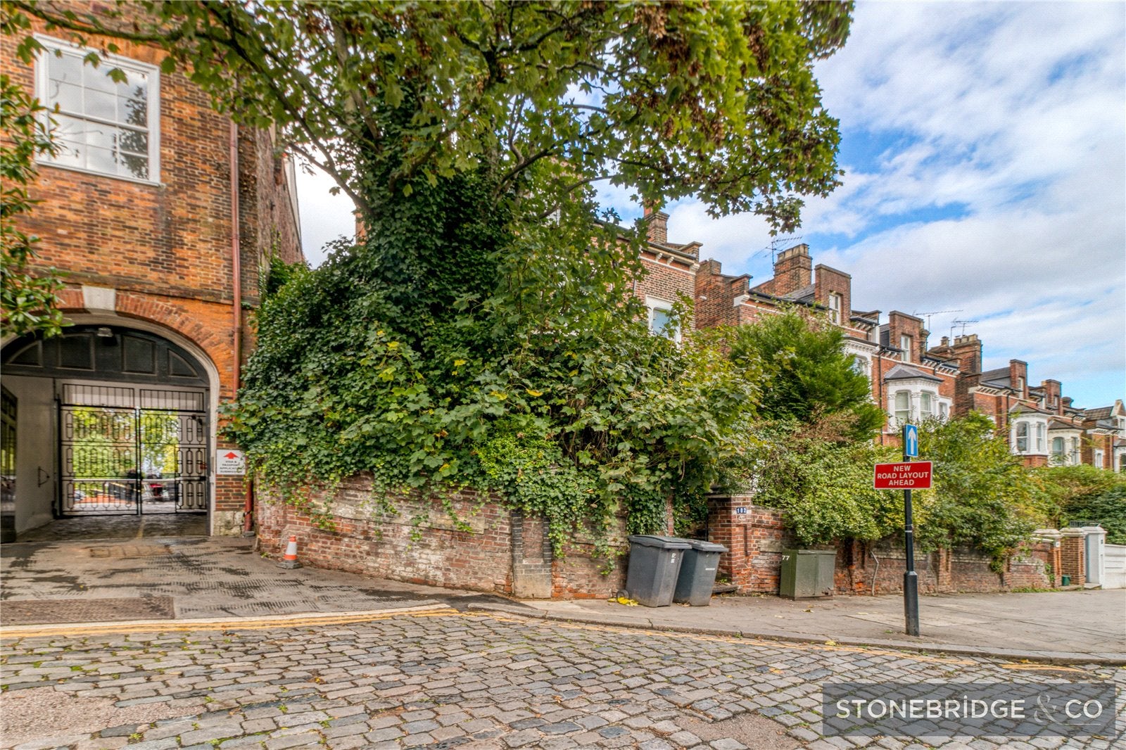 Flat Highgate Hill in Greater London