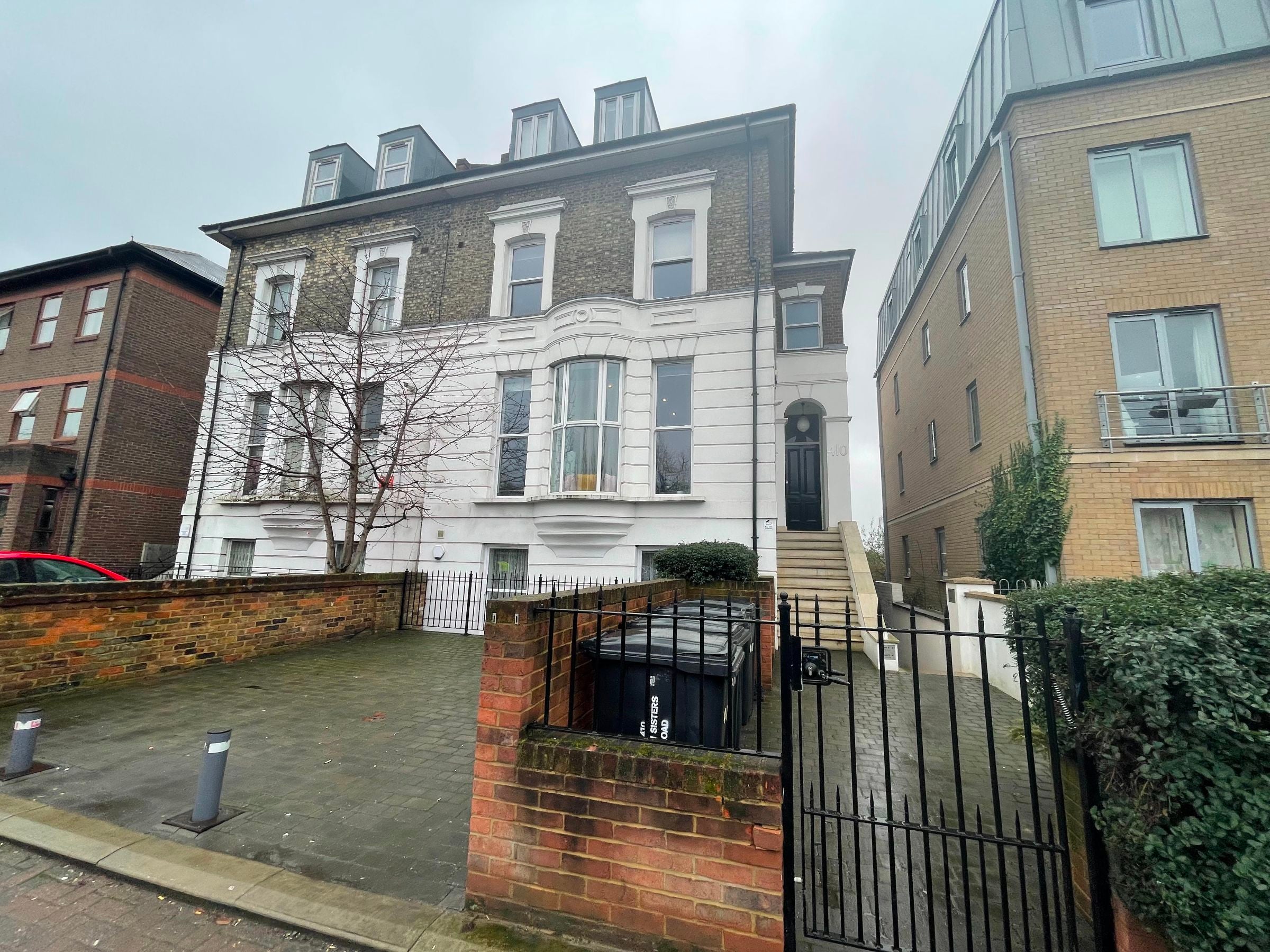Flat Seven Sisters Road in London