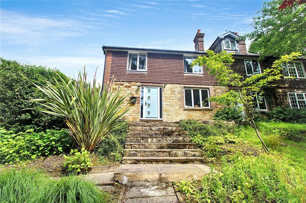 House Summersales Hill in Wealden