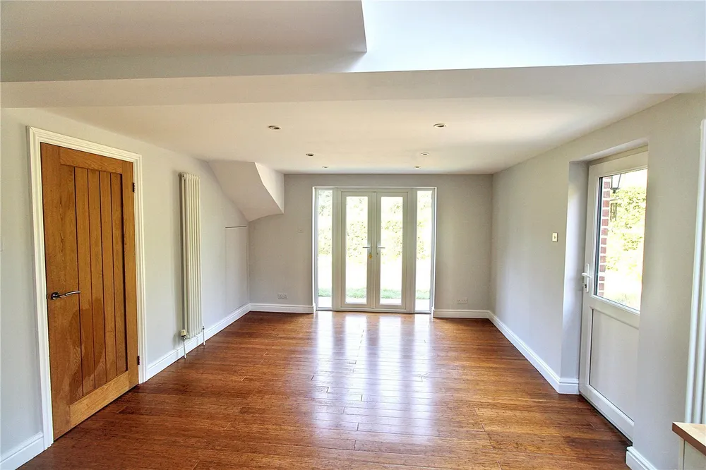 House Summersales Hill in Wealden