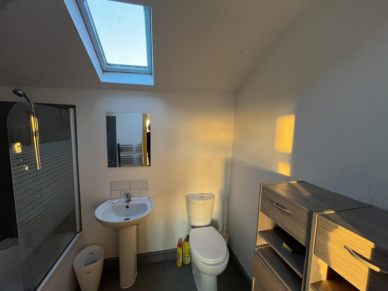 Room Stanley Road in Chadderton