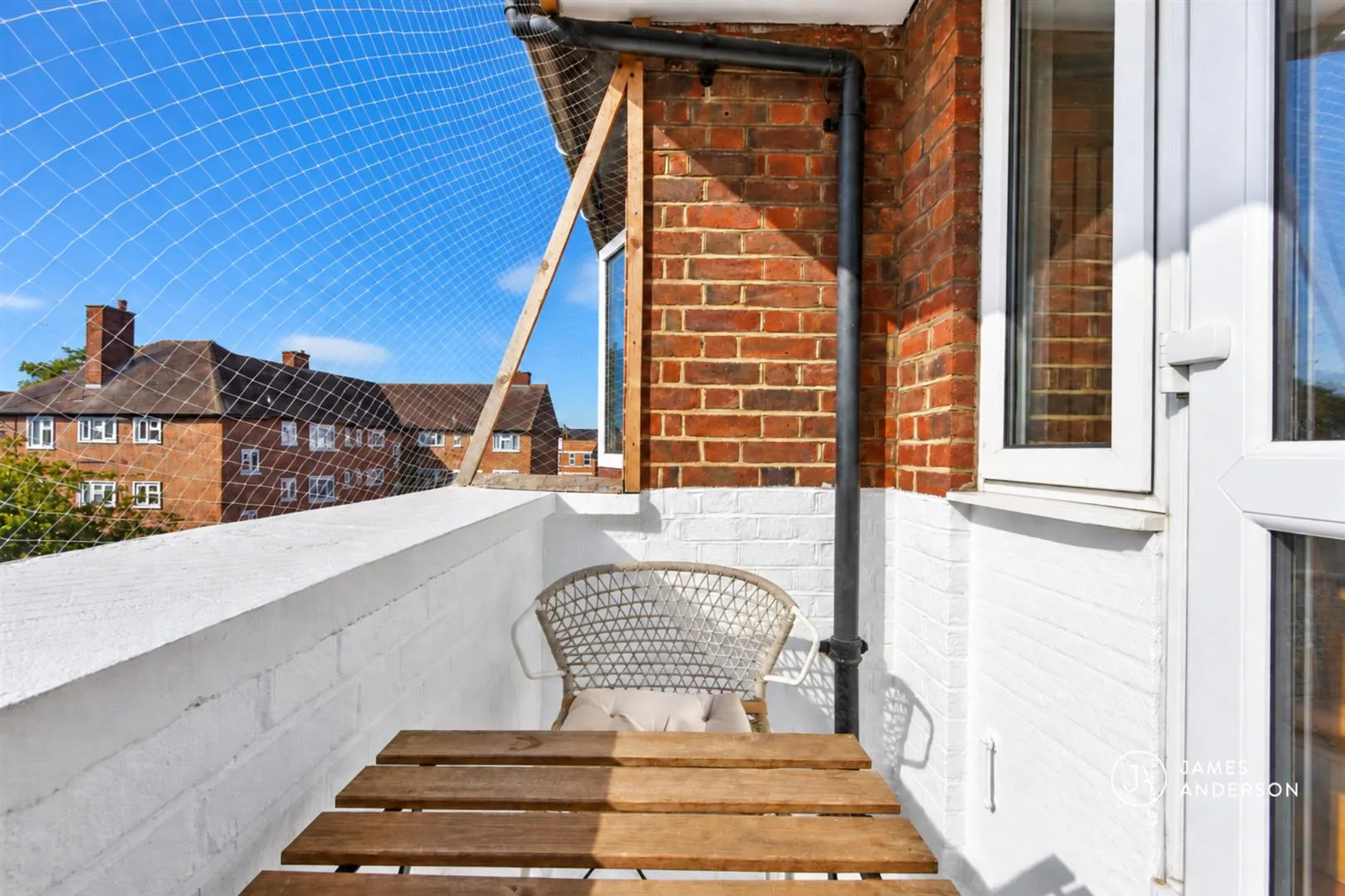 House Grove Road in Greater London