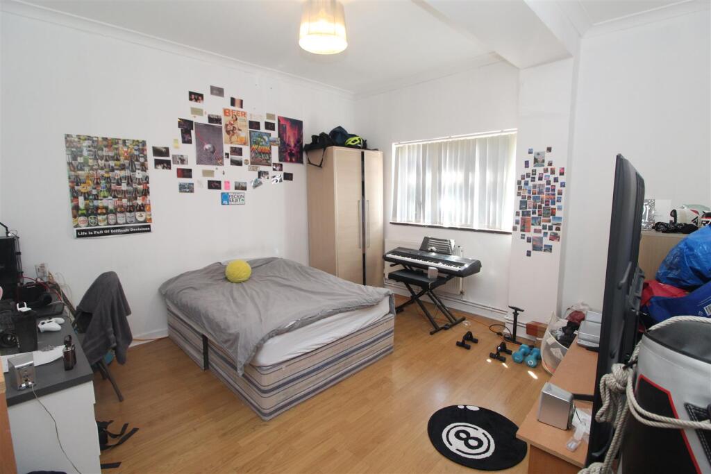 Flat Coburn Street in Cardiff