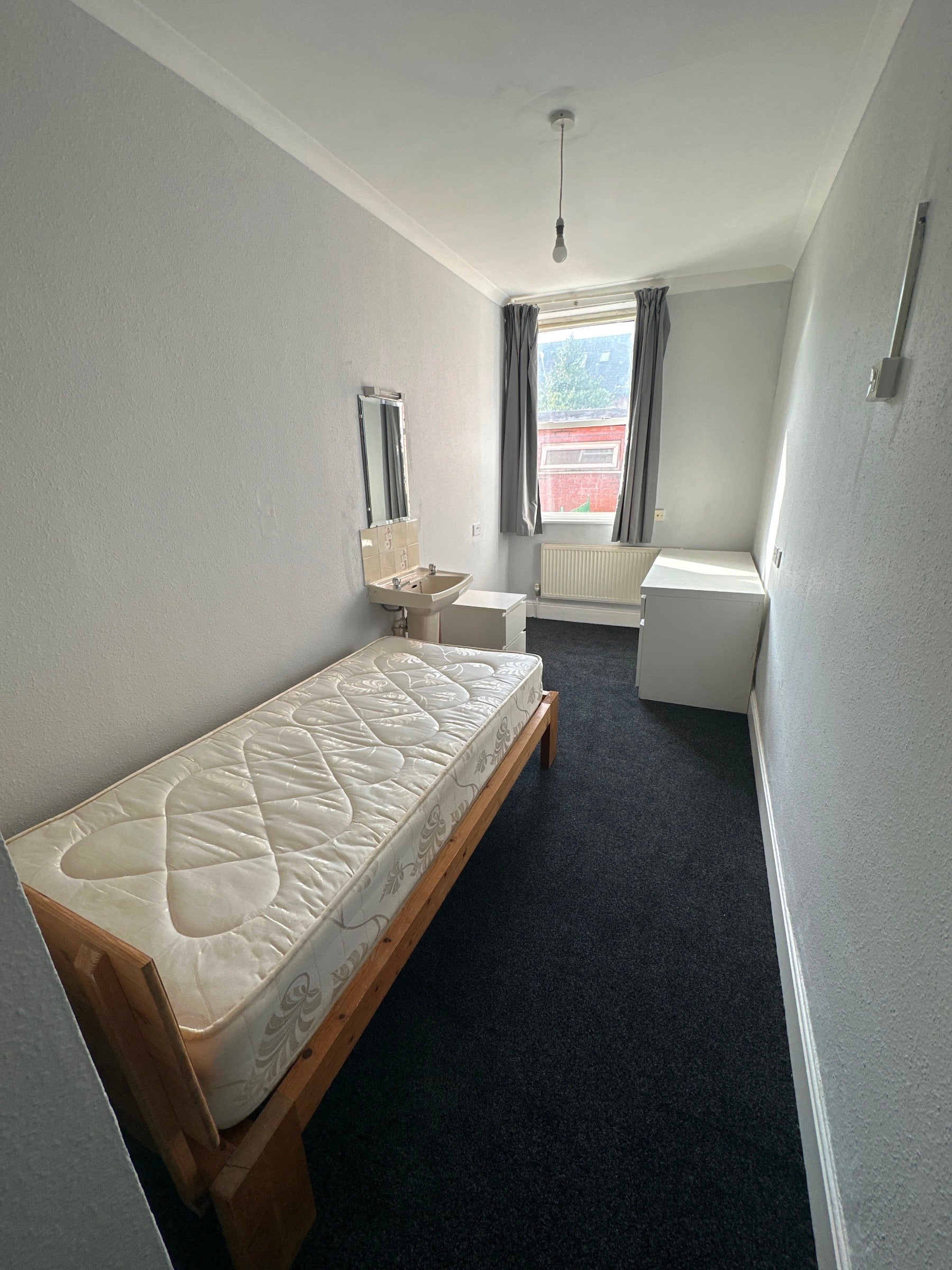 Room Plymouth Place in Royal Leamington Spa